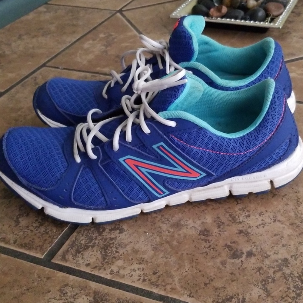 New Balance sz 8.5 pre owned good condition